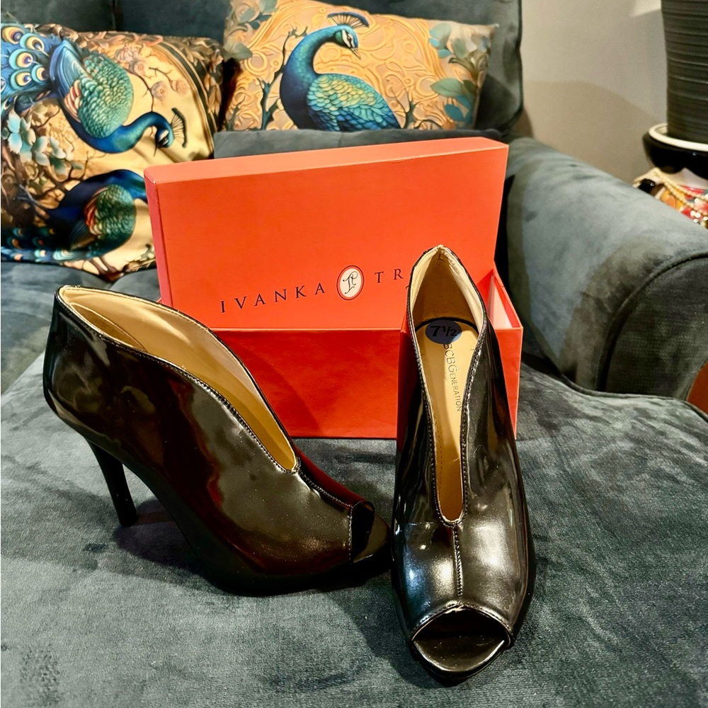 Brandnew BCBGeneration sexy black shoes